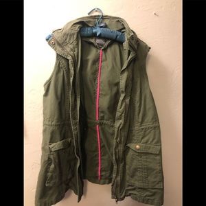 Market Spruce Hooded vest